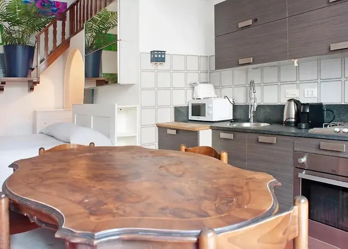 Lemon Garden Parking Levanto