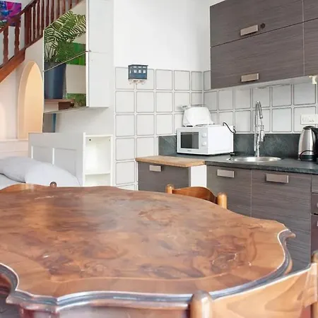 Lemon Garden Parking 莱万托